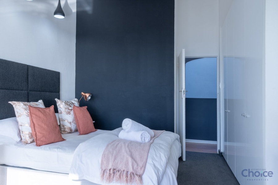 5 Bedroom Property for Sale in Jeffreys Bay Central Eastern Cape